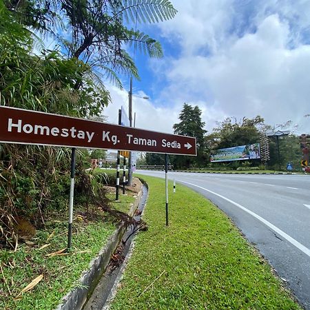 טאנה ראטה Aiza Homestay Opposite Abang Strawberry Taman Sedia מראה חיצוני תמונה