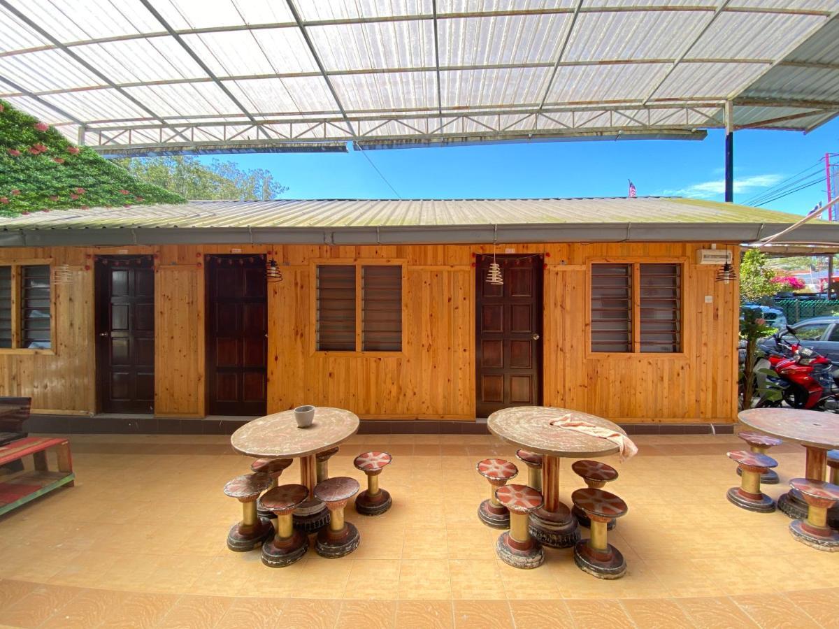 טאנה ראטה Aiza Homestay Opposite Abang Strawberry Taman Sedia מראה חיצוני תמונה