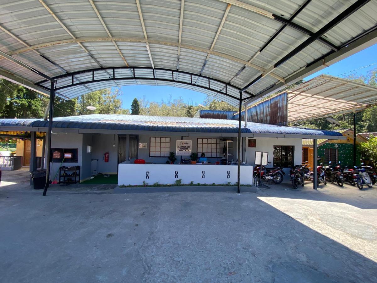 טאנה ראטה Aiza Homestay Opposite Abang Strawberry Taman Sedia מראה חיצוני תמונה