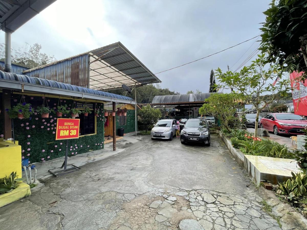 טאנה ראטה Aiza Homestay Opposite Abang Strawberry Taman Sedia מראה חיצוני תמונה