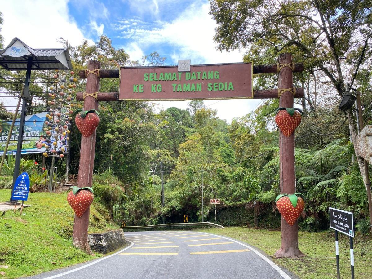 טאנה ראטה Aiza Homestay Opposite Abang Strawberry Taman Sedia מראה חיצוני תמונה