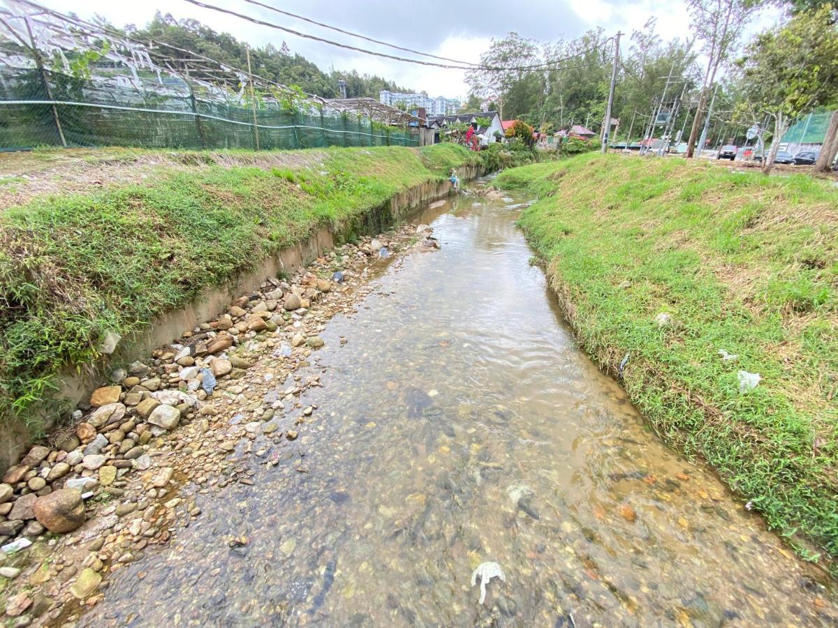 טאנה ראטה Aiza Homestay Opposite Abang Strawberry Taman Sedia מראה חיצוני תמונה