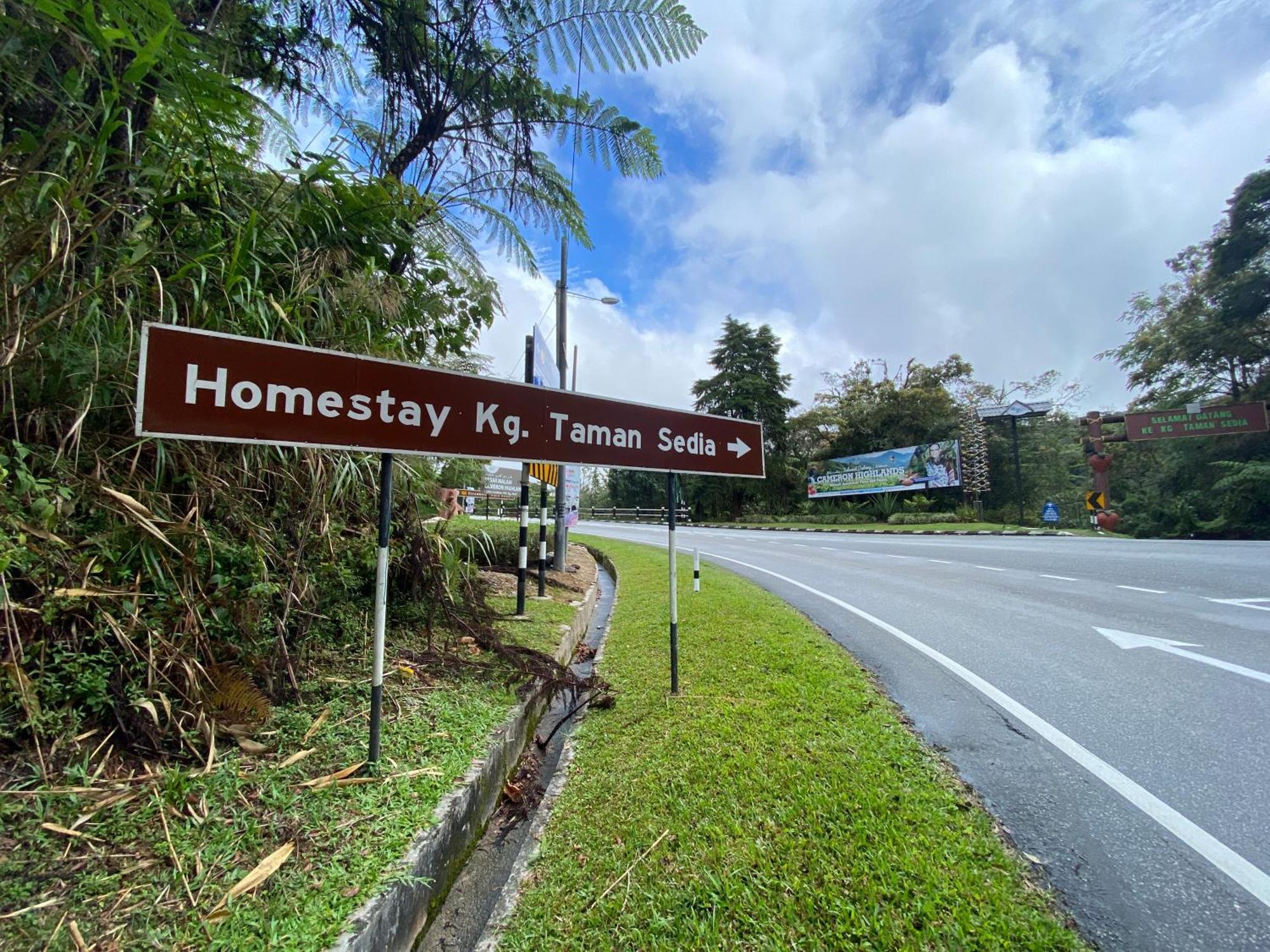 טאנה ראטה Aiza Homestay Opposite Abang Strawberry Taman Sedia מראה חיצוני תמונה