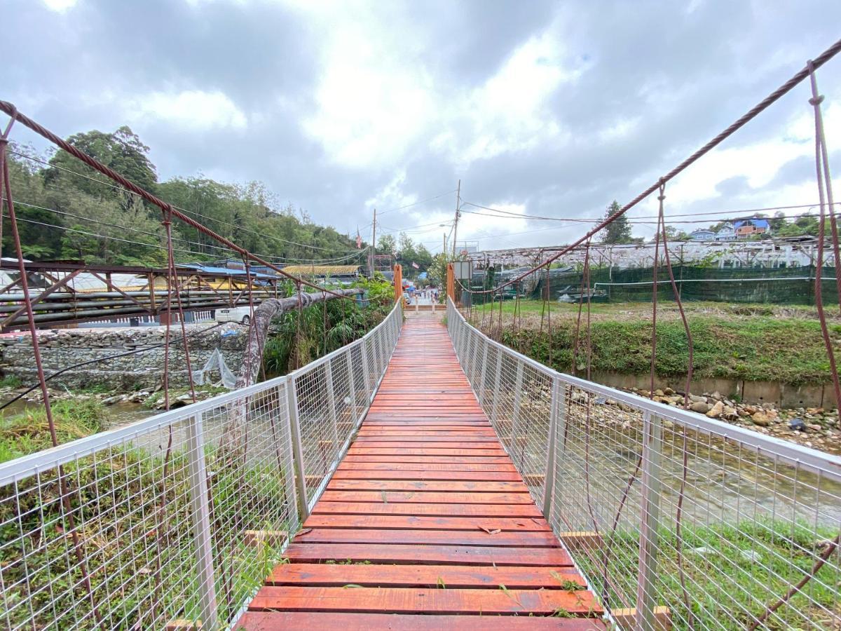 טאנה ראטה Aiza Homestay Opposite Abang Strawberry Taman Sedia מראה חיצוני תמונה