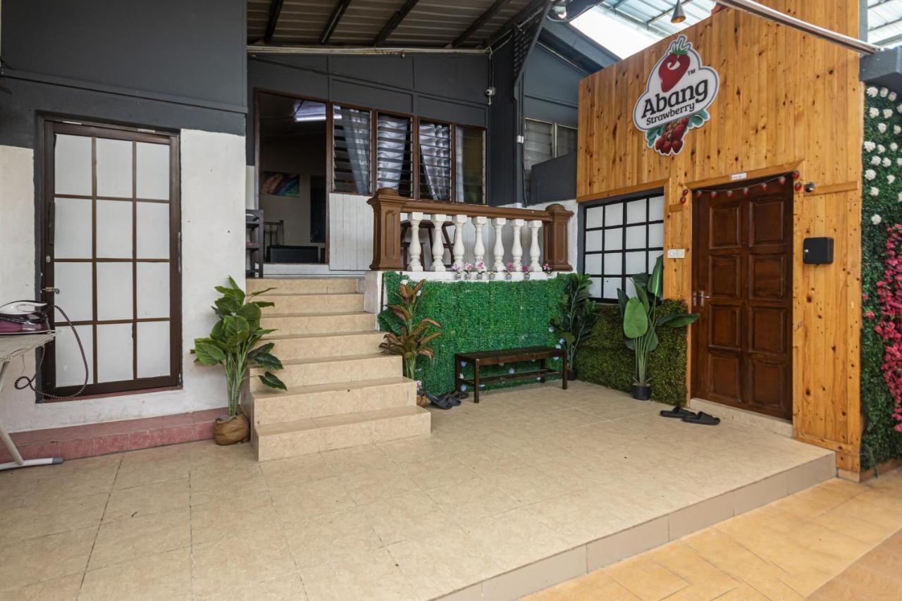 טאנה ראטה Aiza Homestay Opposite Abang Strawberry Taman Sedia מראה חיצוני תמונה