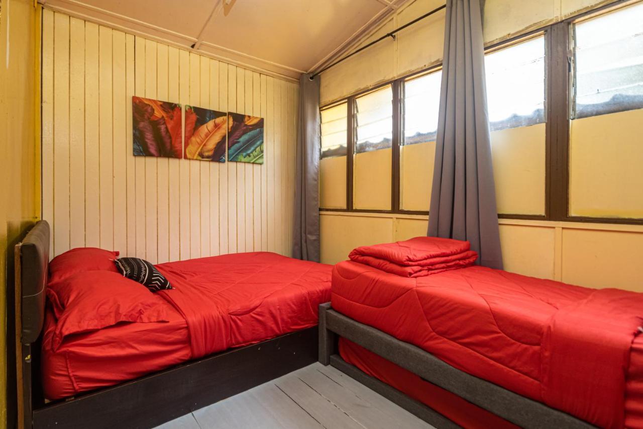 טאנה ראטה Aiza Homestay Opposite Abang Strawberry Taman Sedia מראה חיצוני תמונה