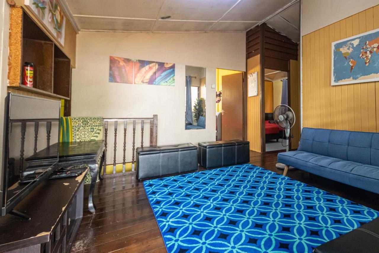 טאנה ראטה Aiza Homestay Opposite Abang Strawberry Taman Sedia מראה חיצוני תמונה